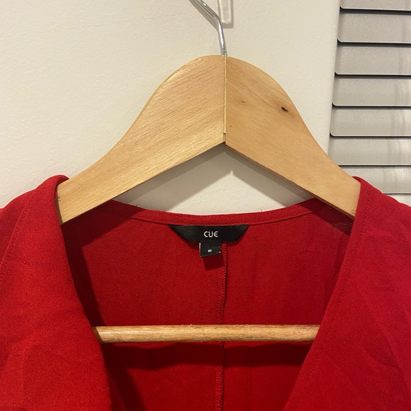CUE Red V-Neck Sleeveless Top with Frill Design Feature Size 6 $30 (RRP $70)๐ - Picture 2 of 2